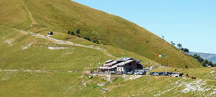 Rifugio Cornelio Venini Rifugio Cornelio Venini, presso Osservatorio Astronomico Monte Calbiga